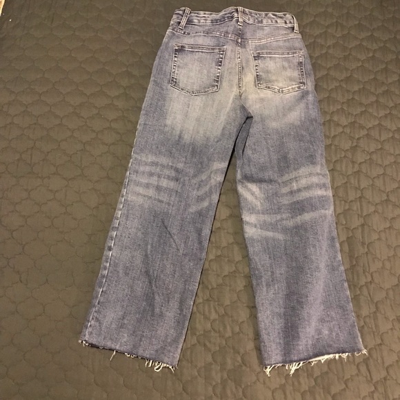 Daily Ritual Women's Relaxed Fit Wide-Leg Crop Jean - Picture 4 of 7